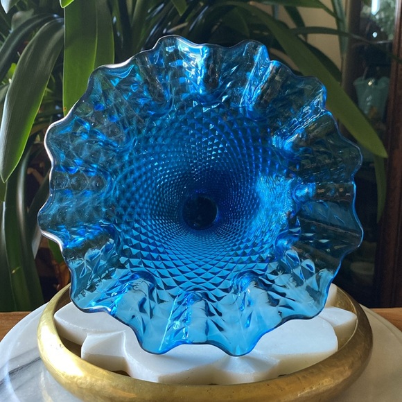 Vintage Ivima Made in Portugal Ruffled Diamond Point Glass Vase - Picture 6 of 7